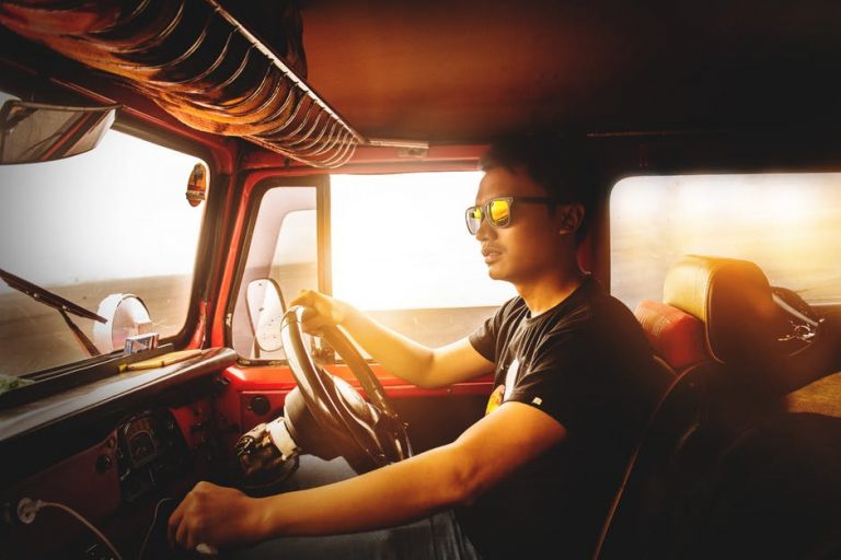5 Dos and Don'ts for When Your Car Shuts off While Driving - Motor Era