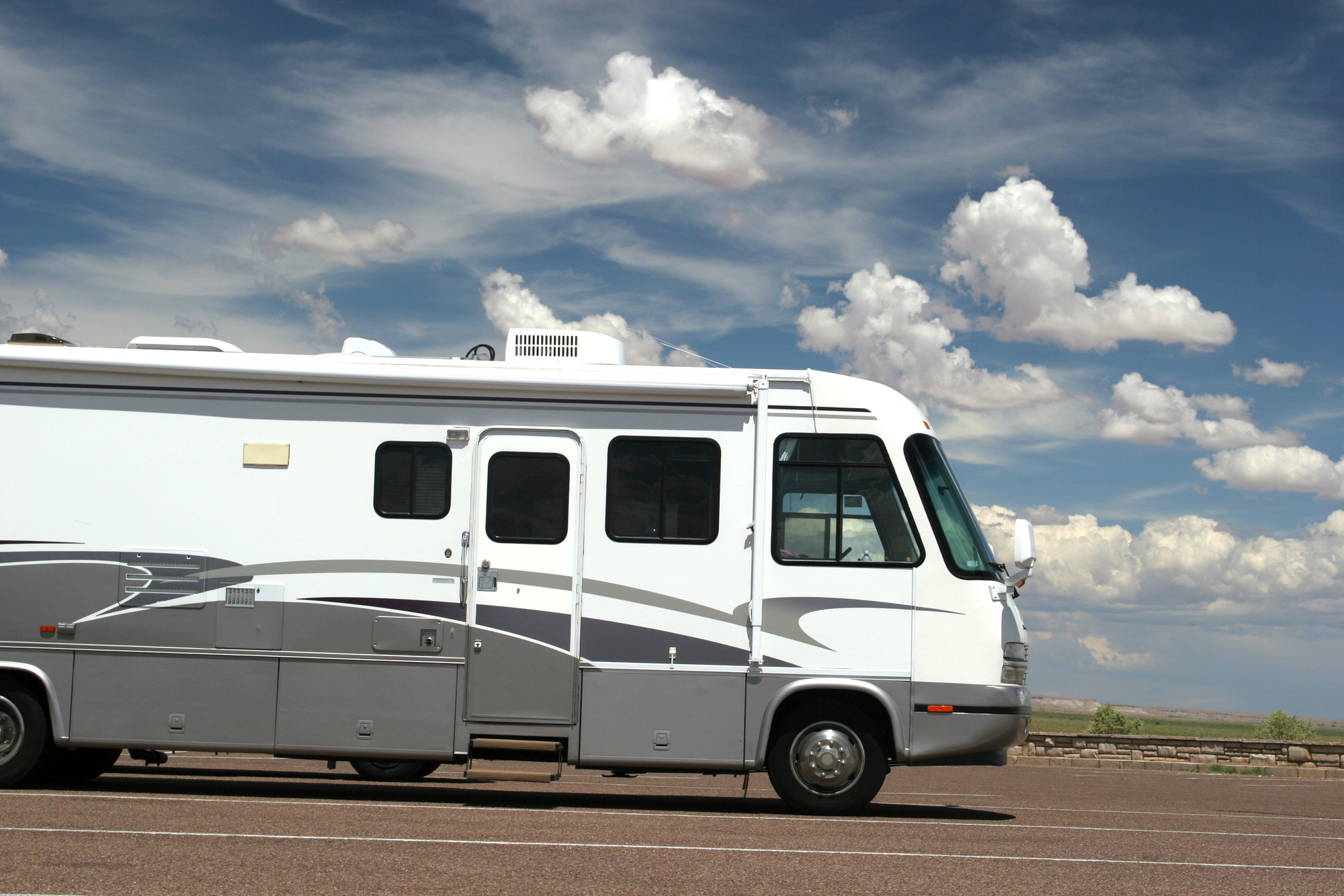 Thor vs Winnebago RVs